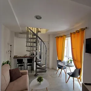 ático Acogedor, Céntrico Y A 2 Min De La Playa. Apartamento